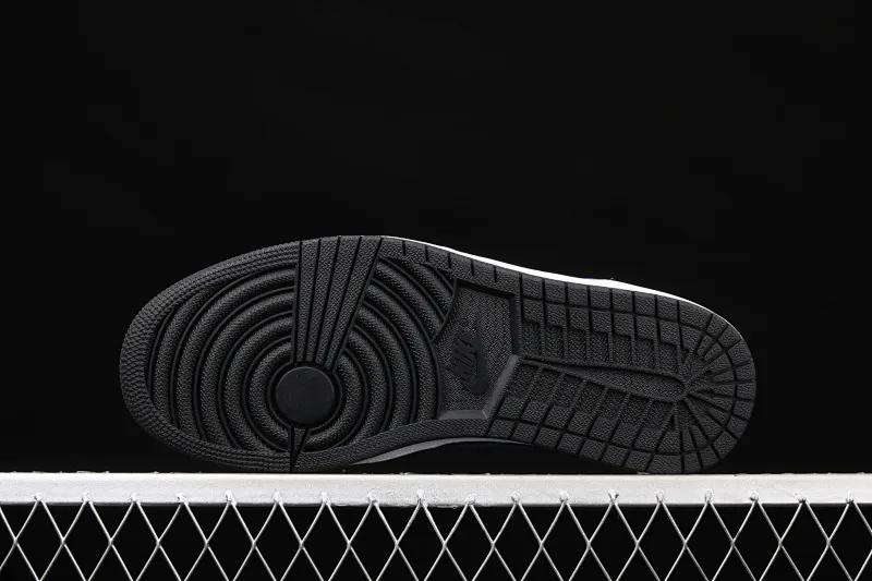All categories Air Jordan Jordan series basketball shoes Air Jordan 1 Mid Air Jordan 1 Mid AJ1 Joe 1 black and blue China basketball shoes 554724-077